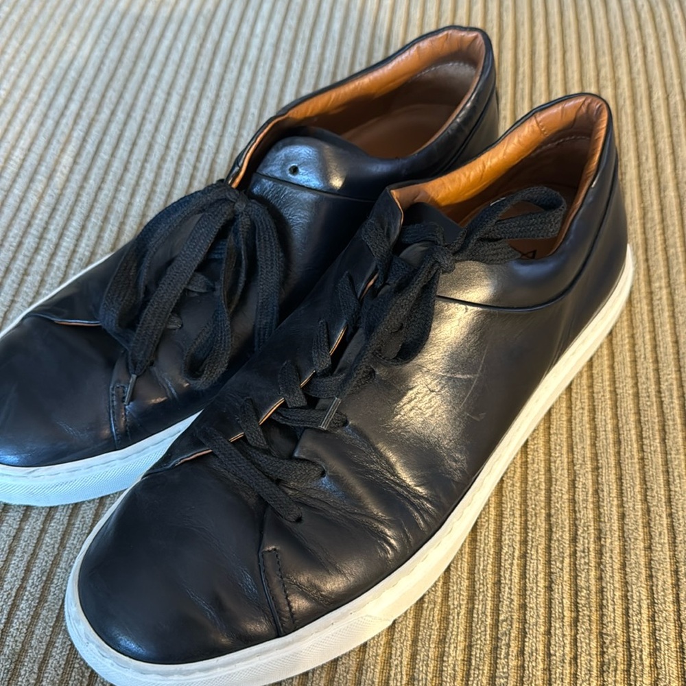 Men’s Size 11 Aquatalia shoes